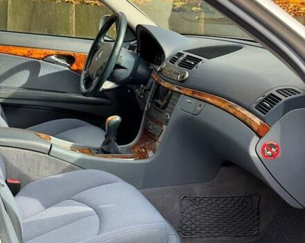 Сірий Мерседес Е-Клас, об'ємом двигуна 2.2 л та пробігом 412 тис. км за 6300 $, фото 15 на Automoto.ua