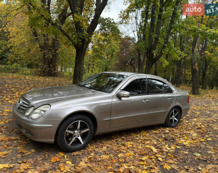 Серый Мерседес Е-Класс, объемом двигателя 3.2 л и пробегом 200 тыс. км за 6800 $, фото 2 на Automoto.ua