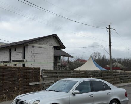 Сірий Мерседес Е-Клас, об'ємом двигуна 2.7 л та пробігом 359 тис. км за 4350 $, фото 1 на Automoto.ua