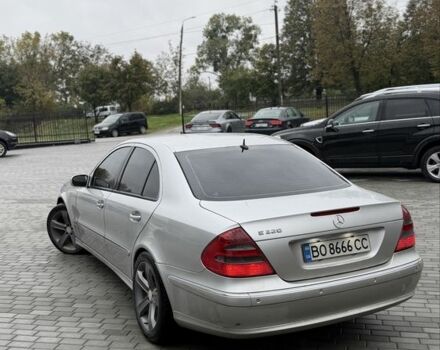 Серый Мерседес Е-Класс, объемом двигателя 3.2 л и пробегом 296 тыс. км за 7200 $, фото 7 на Automoto.ua