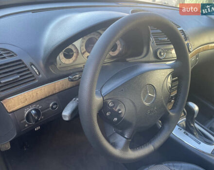 Серый Мерседес Е-Класс, объемом двигателя 3.2 л и пробегом 356 тыс. км за 7800 $, фото 2 на Automoto.ua