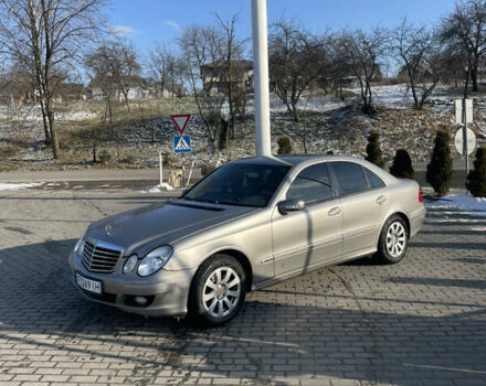 Серый Мерседес Е-Класс, объемом двигателя 3.2 л и пробегом 449 тыс. км за 5999 $, фото 5 на Automoto.ua