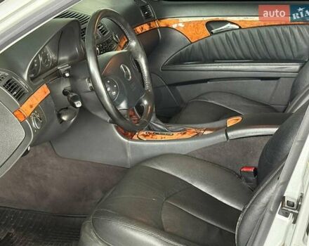 Серый Мерседес Е-Класс, объемом двигателя 2.7 л и пробегом 254 тыс. км за 8790 $, фото 8 на Automoto.ua
