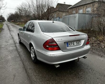 Сірий Мерседес Е-Клас, об'ємом двигуна 2.7 л та пробігом 360 тис. км за 3300 $, фото 4 на Automoto.ua