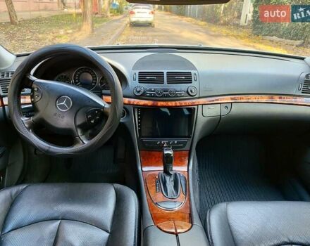 Серый Мерседес Е-Класс, объемом двигателя 2.1 л и пробегом 443 тыс. км за 8300 $, фото 7 на Automoto.ua