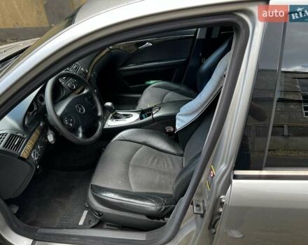 Серый Мерседес Е-Класс, объемом двигателя 1.8 л и пробегом 382 тыс. км за 6500 $, фото 3 на Automoto.ua