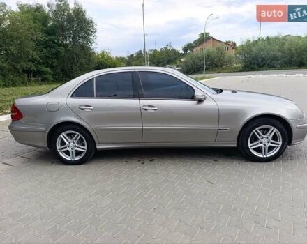 Серый Мерседес Е-Класс, объемом двигателя 2.7 л и пробегом 282 тыс. км за 7400 $, фото 7 на Automoto.ua