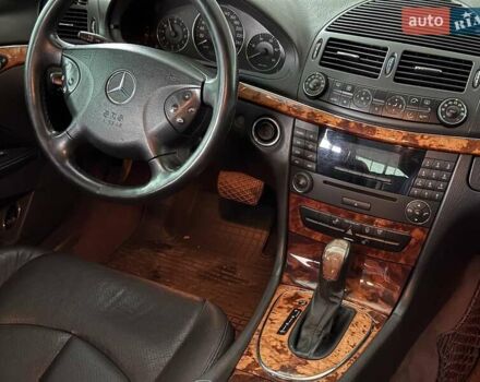 Серый Мерседес Е-Класс, объемом двигателя 2.7 л и пробегом 254 тыс. км за 8790 $, фото 20 на Automoto.ua