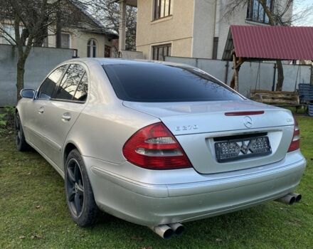 Серый Мерседес Е-Класс, объемом двигателя 2.7 л и пробегом 300 тыс. км за 3300 $, фото 2 на Automoto.ua
