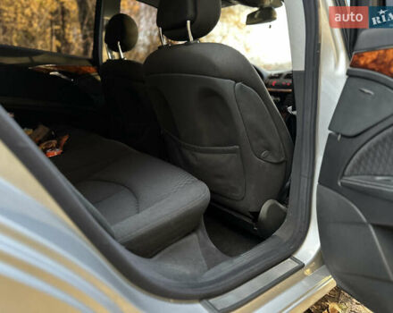 Мерседес Е-Клас 2004 у Тернополі на Automoto.ua Сірий Мерседес Е-Клас, об'ємом двигуна 2.2 л та пробігом 333 тис. км за 5750 $, фото 24 на Automoto.ua