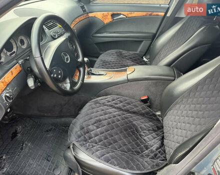 Серый Мерседес Е-Класс, объемом двигателя 2.2 л и пробегом 359 тыс. км за 6450 $, фото 32 на Automoto.ua