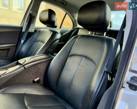 Сірий Мерседес Е-Клас, об'ємом двигуна 2.7 л та пробігом 400 тис. км за 8300 $, фото 42 на Automoto.ua