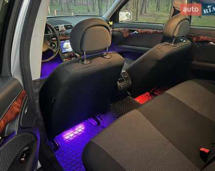 Серый Мерседес Е-Класс, объемом двигателя 3.2 л и пробегом 430 тыс. км за 7299 $, фото 12 на Automoto.ua