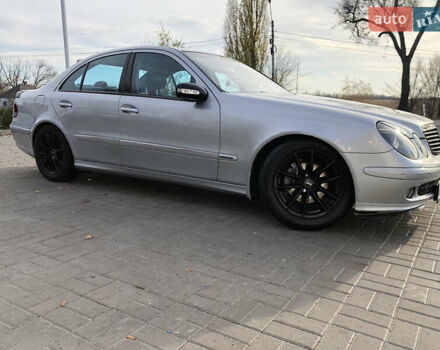 Серый Мерседес Е-Класс, объемом двигателя 2.7 л и пробегом 153 тыс. км за 7200 $, фото 5 на Automoto.ua