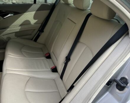 Мерседес Е-Клас 2004 у Каменце-Подольском на Automoto.ua Сірий Мерседес Е-Клас, об'ємом двигуна 2.1 л та пробігом 312 тис. км за 6600 $, фото 13 на Automoto.ua