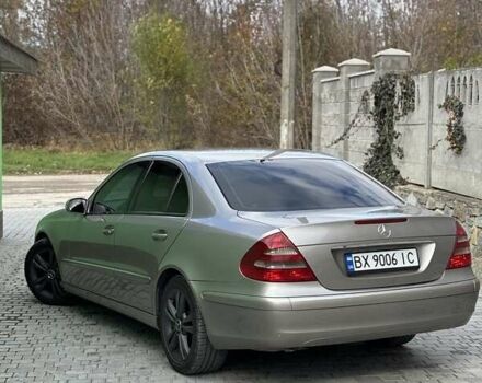 Мерседес Е-Клас 2004 у Каменце-Подольском на Automoto.ua Сірий Мерседес Е-Клас, об'ємом двигуна 2.1 л та пробігом 312 тис. км за 6600 $, фото 2 на Automoto.ua
