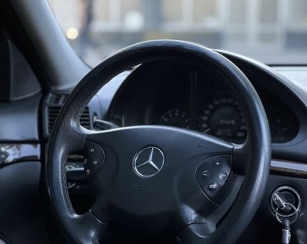 Серый Мерседес Е-Класс, объемом двигателя 2.1 л и пробегом 300 тыс. км за 5500 $, фото 9 на Automoto.ua