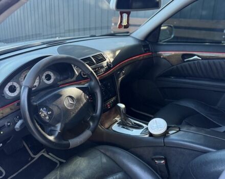 Серый Мерседес Е-Класс, объемом двигателя 3.2 л и пробегом 296 тыс. км за 7200 $, фото 9 на Automoto.ua