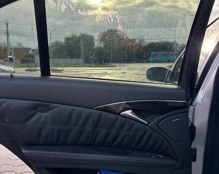 Серый Мерседес Е-Класс, объемом двигателя 3.2 л и пробегом 500 тыс. км за 6000 $, фото 18 на Automoto.ua