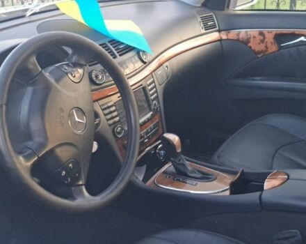 Сірий Мерседес Е-Клас, об'ємом двигуна 3 л та пробігом 300 тис. км за 3300 $, фото 1 на Automoto.ua