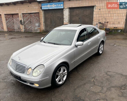 Сірий Мерседес Е-Клас, об'ємом двигуна 3.2 л та пробігом 272 тис. км за 3850 $, фото 41 на Automoto.ua