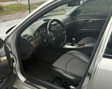 Сірий Мерседес Е-Клас, об'ємом двигуна 2.7 л та пробігом 349 тис. км за 8800 $, фото 22 на Automoto.ua