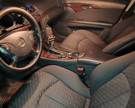 Мерседес Е-Клас 2004 у Чернігові на Automoto.ua Сірий Мерседес Е-Клас, об'ємом двигуна 2.2 л та пробігом 380 тис. км за 7000 $, фото 5 на Automoto.ua