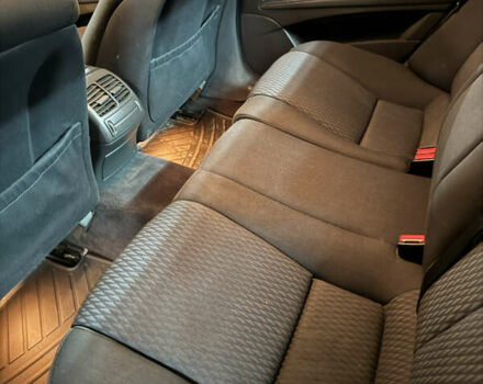 Серый Мерседес Е-Класс, объемом двигателя 2.15 л и пробегом 306 тыс. км за 7800 $, фото 10 на Automoto.ua