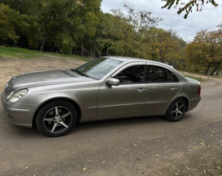 Мерседес Е-Класс 2004 в Одессе на Automoto.ua Серый Мерседес Е-Класс, объемом двигателя 3.2 л и пробегом 200 тыс. км за 8500 $, фото 1 на Automoto.ua
