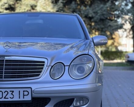 Серый Мерседес Е-Класс, объемом двигателя 2.1 л и пробегом 300 тыс. км за 5500 $, фото 2 на Automoto.ua