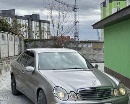Мерседес Е-Клас 2004 у Каменце-Подольском на Automoto.ua Сірий Мерседес Е-Клас, об'ємом двигуна 2.1 л та пробігом 312 тис. км за 6600 $, фото 1 на Automoto.ua
