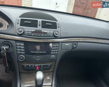 Серый Мерседес Е-Класс, объемом двигателя 2.2 л и пробегом 365 тыс. км за 5500 $, фото 14 на Automoto.ua