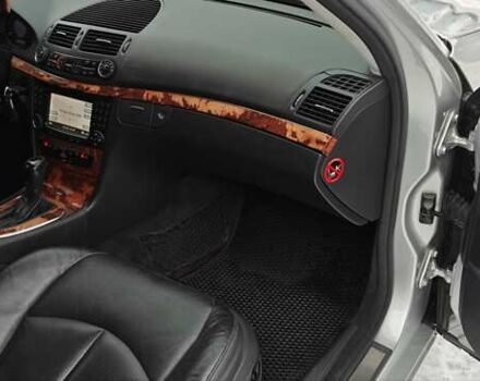 Сірий Мерседес Е-Клас, об'ємом двигуна 2.69 л та пробігом 360 тис. км за 7777 $, фото 6 на Automoto.ua