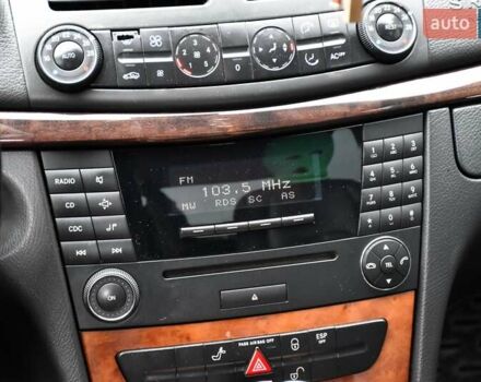 Серый Мерседес Е-Класс, объемом двигателя 2.1 л и пробегом 308 тыс. км за 7800 $, фото 32 на Automoto.ua