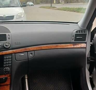 Серый Мерседес Е-Класс, объемом двигателя 1.8 л и пробегом 289 тыс. км за 7150 $, фото 14 на Automoto.ua