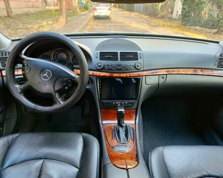 Серый Мерседес Е-Класс, объемом двигателя 2.1 л и пробегом 443 тыс. км за 8300 $, фото 7 на Automoto.ua