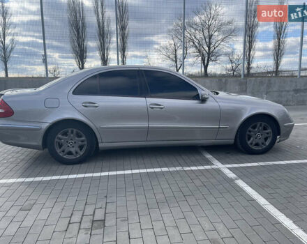 Сірий Мерседес Е-Клас, об'ємом двигуна 2.7 л та пробігом 287 тис. км за 9000 $, фото 14 на Automoto.ua