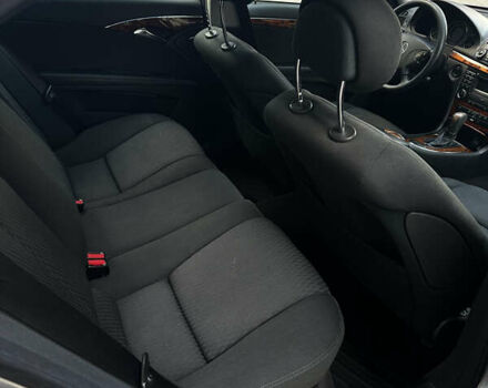 Мерседес Е-Клас 2004 у Івано-Франківську на Automoto.ua Сірий Мерседес Е-Клас, об'ємом двигуна 2.1 л та пробігом 305 тис. км за 6500 $, фото 16 на Automoto.ua