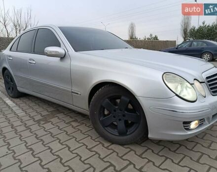 Серый Мерседес Е-Класс, объемом двигателя 2.1 л и пробегом 326 тыс. км за 7200 $, фото 7 на Automoto.ua