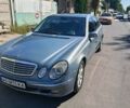 Серый Мерседес Е-Класс, объемом двигателя 2.2 л и пробегом 300 тыс. км за 6400 $, фото 4 на Automoto.ua