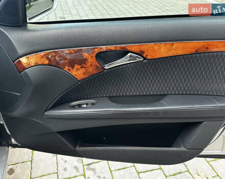 Мерседес Е-Клас 2004 у Івано-Франківську на Automoto.ua Сірий Мерседес Е-Клас, об'ємом двигуна 2.1 л та пробігом 305 тис. км за 6500 $, фото 15 на Automoto.ua