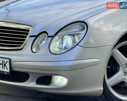 Сірий Мерседес Е-Клас, об'ємом двигуна 2.7 л та пробігом 400 тис. км за 8300 $, фото 23 на Automoto.ua
