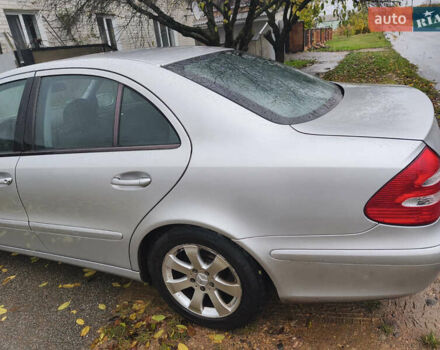 Мерседес Е-Клас 2004 у Чернігові на Automoto.ua Сірий Мерседес Е-Клас, об'ємом двигуна 2.2 л та пробігом 380 тис. км за 7000 $, фото 8 на Automoto.ua