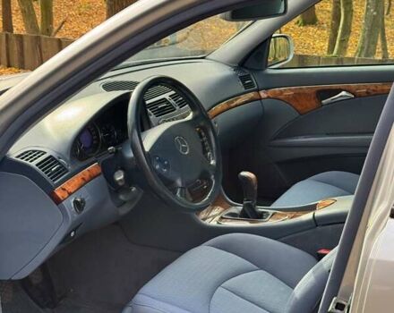 Сірий Мерседес Е-Клас, об'ємом двигуна 2.2 л та пробігом 412 тис. км за 6300 $, фото 11 на Automoto.ua