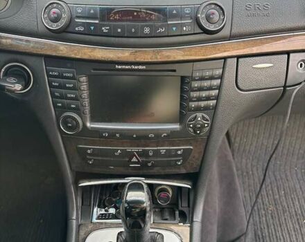 Серый Мерседес Е-Класс, объемом двигателя 3.2 л и пробегом 500 тыс. км за 6000 $, фото 28 на Automoto.ua