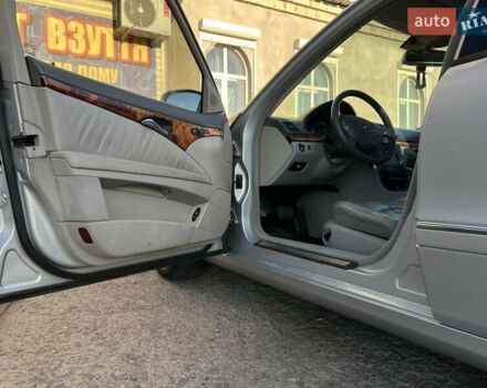 Сірий Мерседес Е-Клас, об'ємом двигуна 1.8 л та пробігом 303 тис. км за 7200 $, фото 12 на Automoto.ua