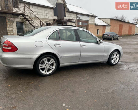 Сірий Мерседес Е-Клас, об'ємом двигуна 3.2 л та пробігом 272 тис. км за 3850 $, фото 23 на Automoto.ua