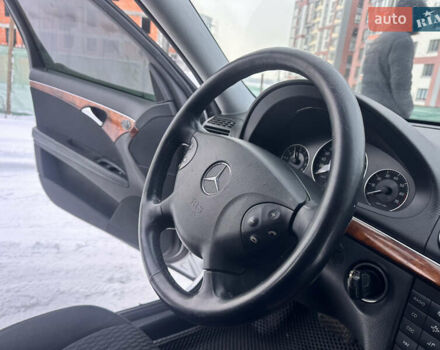 Серый Мерседес Е-Класс, объемом двигателя 1.8 л и пробегом 289 тыс. км за 6750 $, фото 47 на Automoto.ua