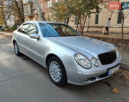 Серый Мерседес Е-Класс, объемом двигателя 2.1 л и пробегом 443 тыс. км за 8300 $, фото 1 на Automoto.ua