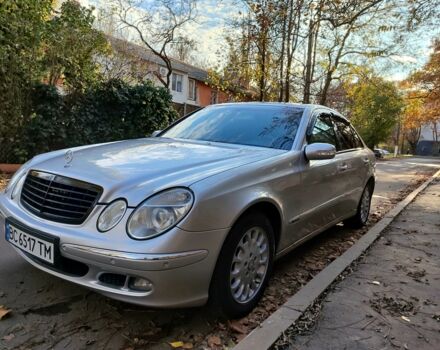 Серый Мерседес Е-Класс, объемом двигателя 2.1 л и пробегом 443 тыс. км за 8300 $, фото 2 на Automoto.ua